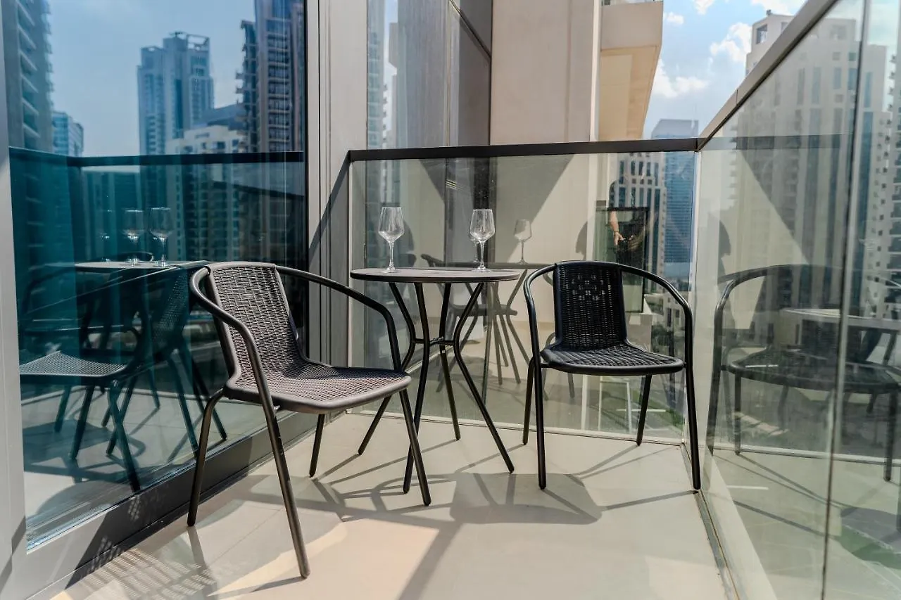 Clever Guest Act One Apartment Dubai