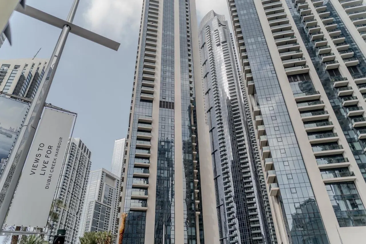 Clever Guest Act One Apartment Dubai