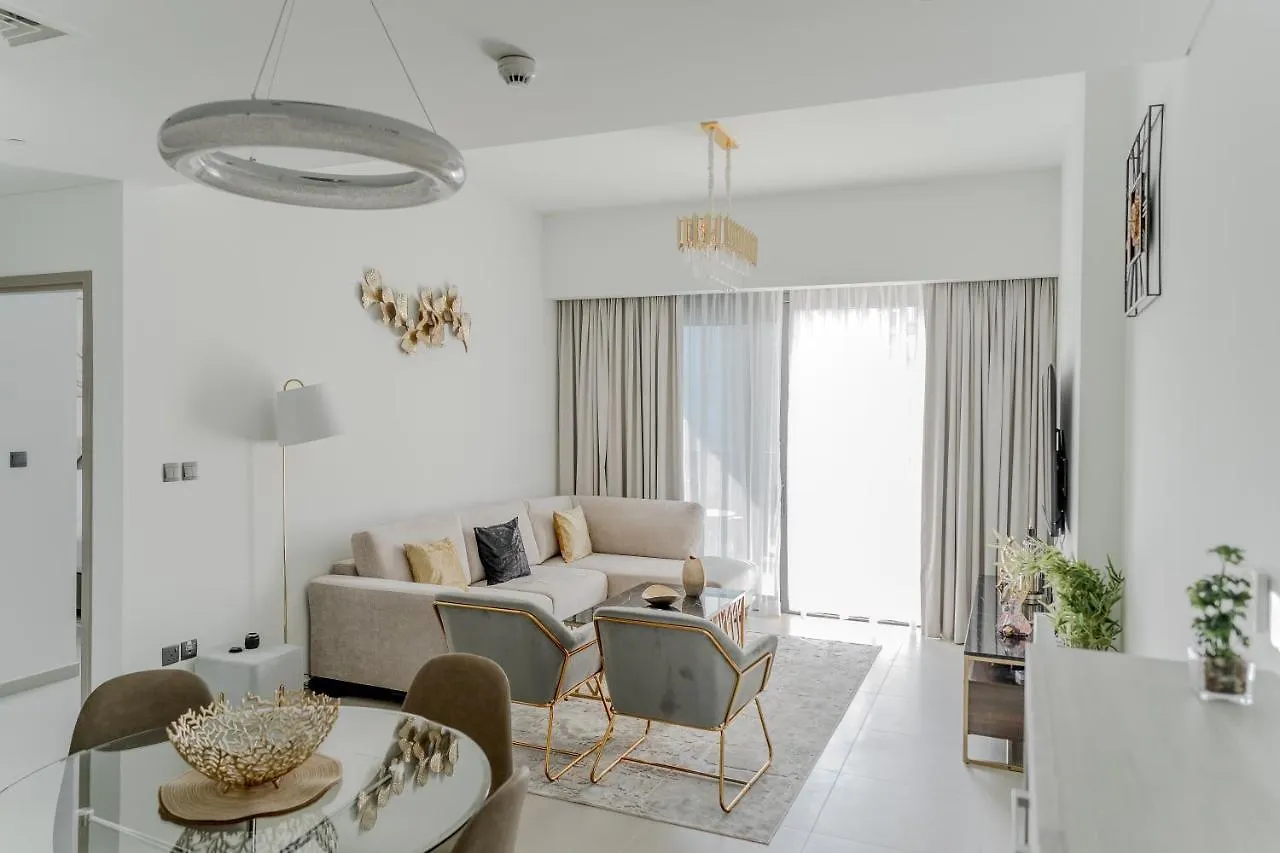 Clever Guest Act One Apartment Dubai